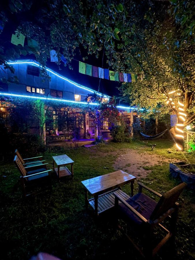 Mars Monkey Hostel & Cafe Manāli Exterior foto